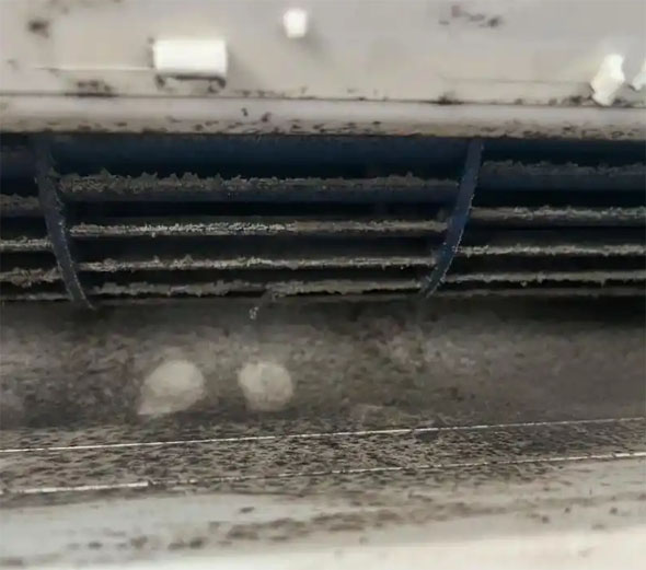 贵港空调吹的风有股烧焦味是怎么回事